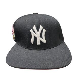 Vintage New York Yankees SnapBack Hat 1999 World Series Pink Brim MLB Pro Edge